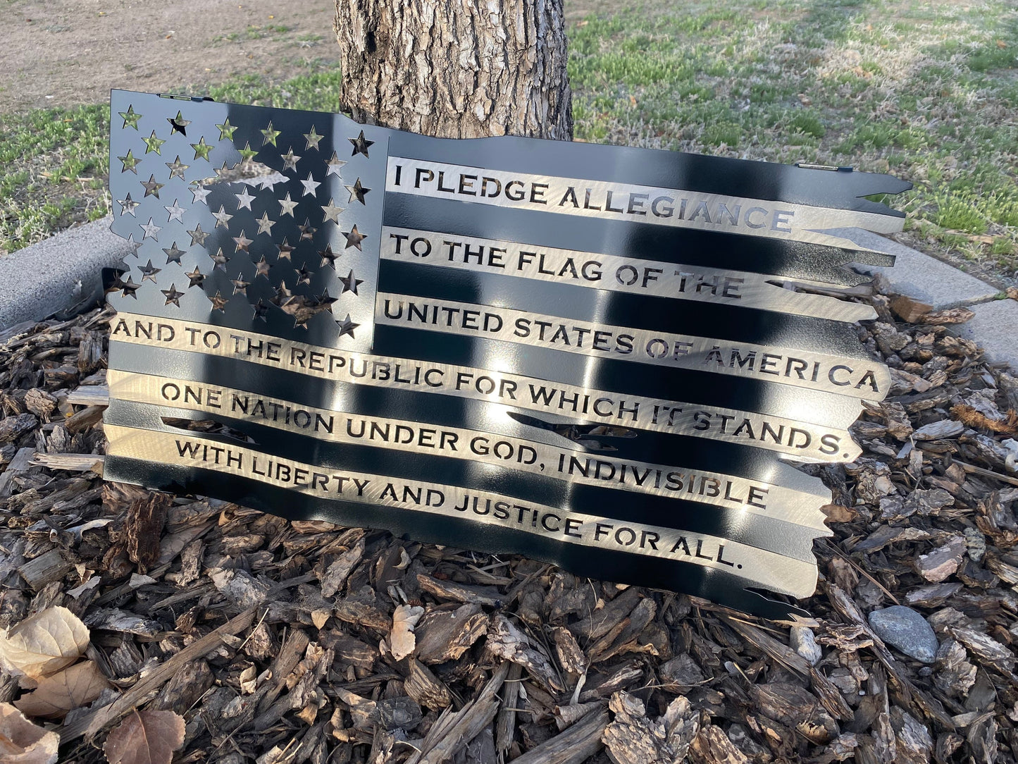 Metal black and silver Pledge of Allegiance flag wall art