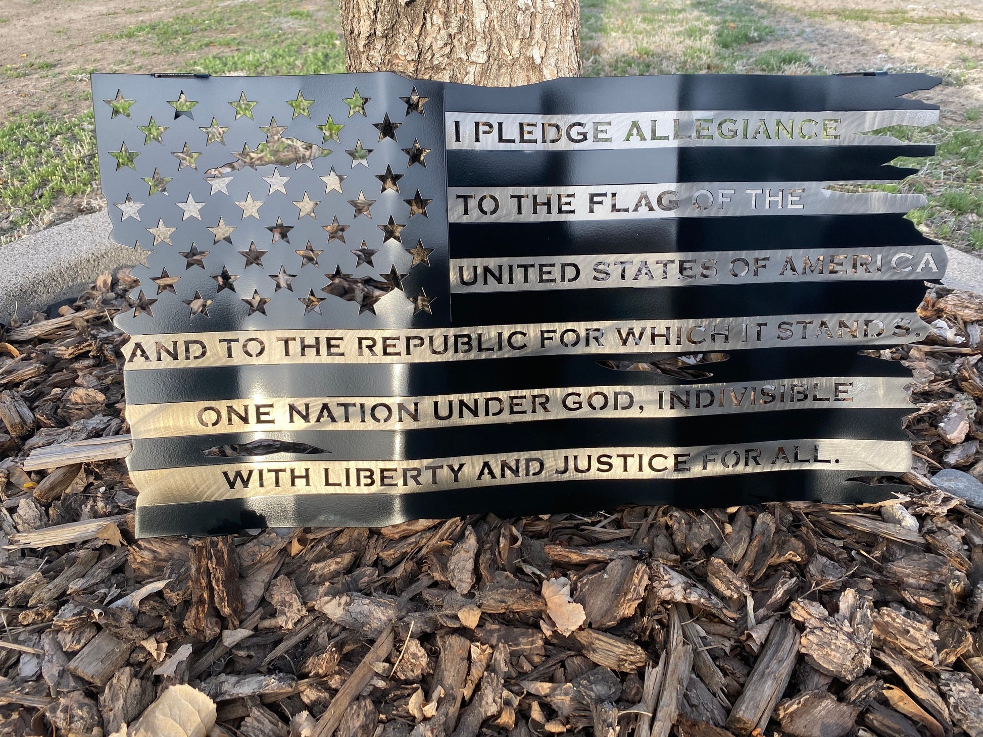 Metal black and silver Pledge of Allegiance flag wall art

