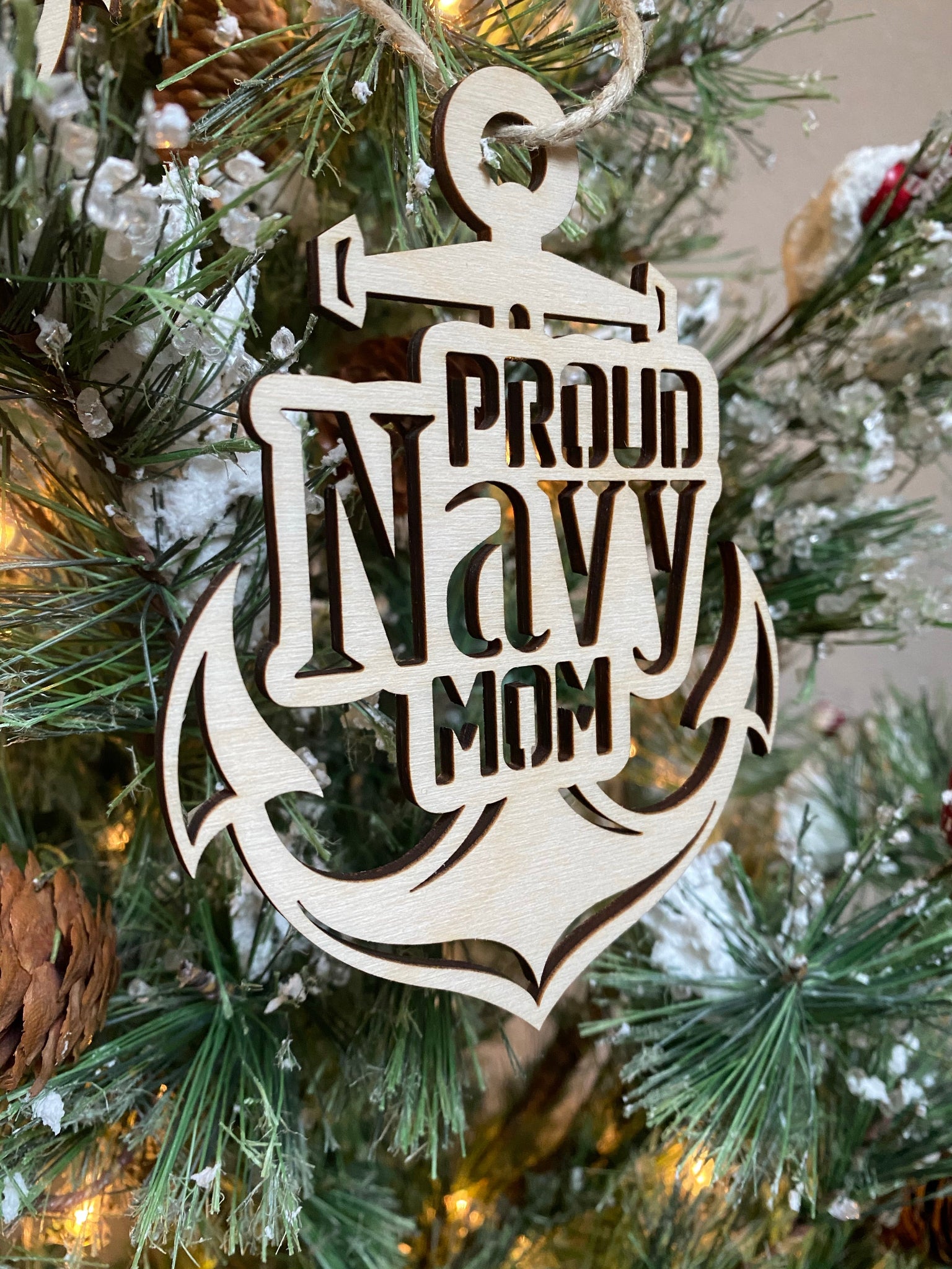 Proud Navy Mom Wooden Ornament, laser-cut from Baltic birch, perfect for Christmas trees, wall decor, or rear-view mirror decoration by CnS CnC.