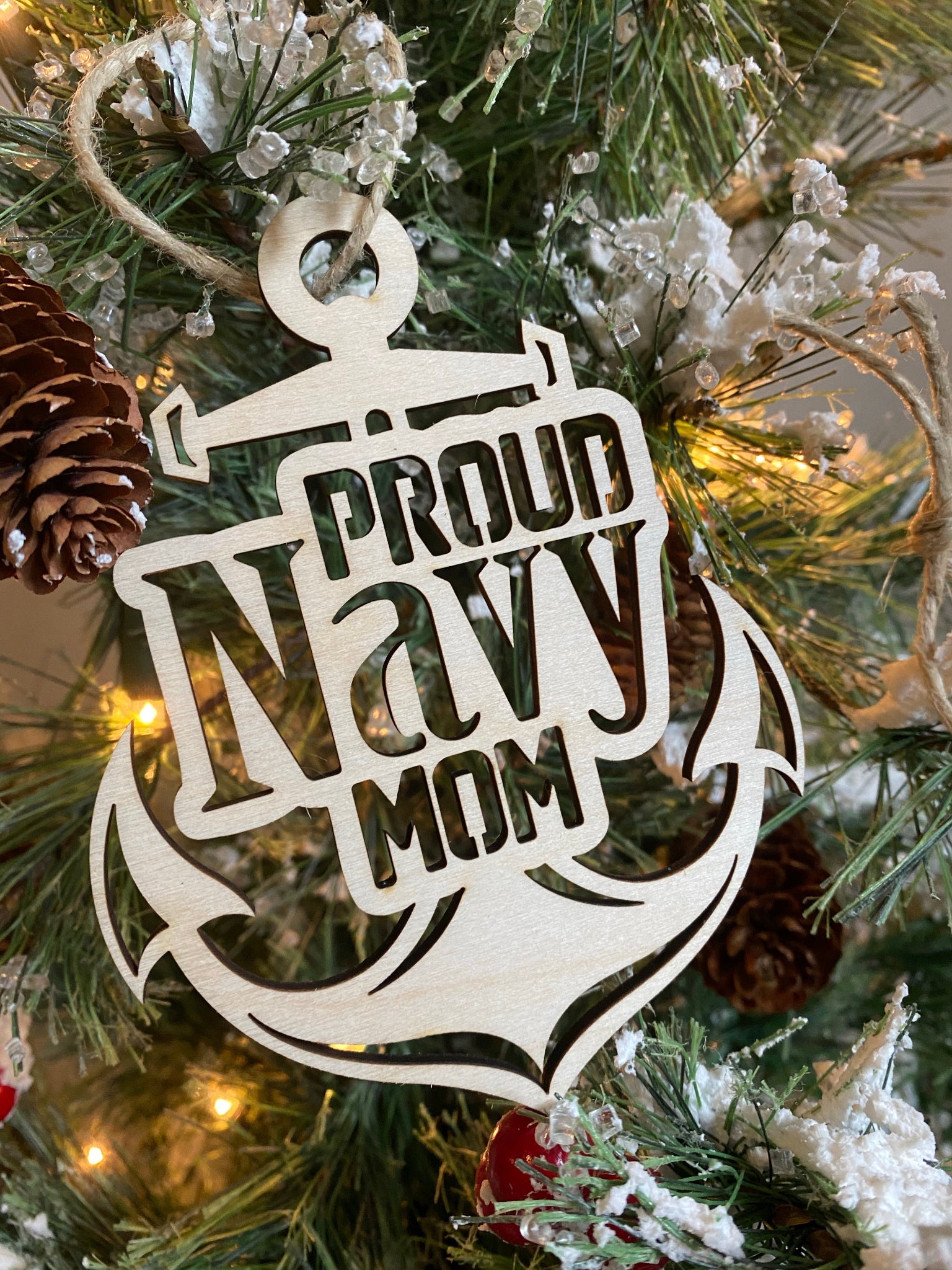 Proud Navy Mom Wooden Ornament, laser-cut from Baltic birch, perfect for Christmas trees, wall decor, or rear-view mirror decoration by CnS CnC.